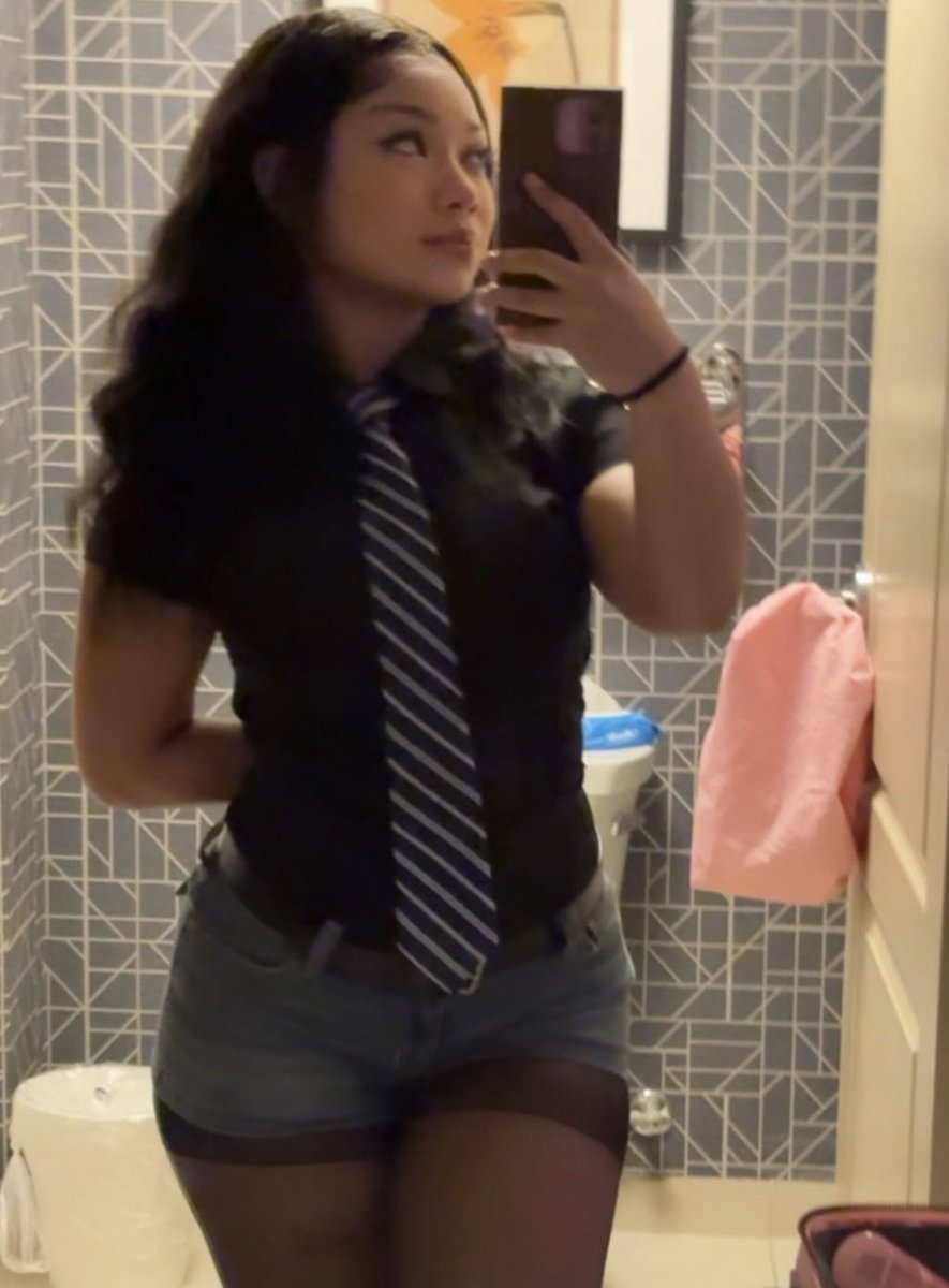 killm4ri's tweet image. Streamer Uni Day 1 :D !!