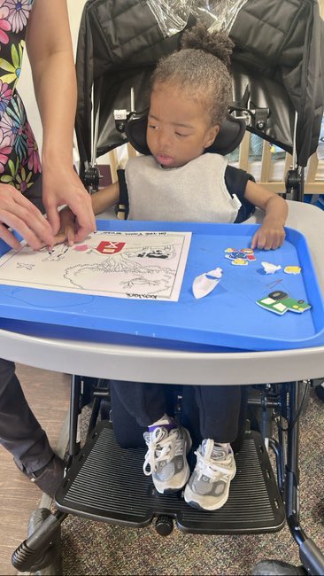 What type of art do you enjoy? There’s so many options to choose from! We like crafts, coloring, painting and more! 

#elaineclarkcenter #artsandcrafts