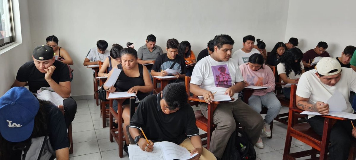 CrocCancun's tweet photo. Felicitamos a todos nuestros compañeros que acudieron a la presentación de exámenes de primaria y secundaria para continuar con sus estudios y desarrollarse profesionalmente.

#CROCContigo https://t.co/vGzFltZQfy