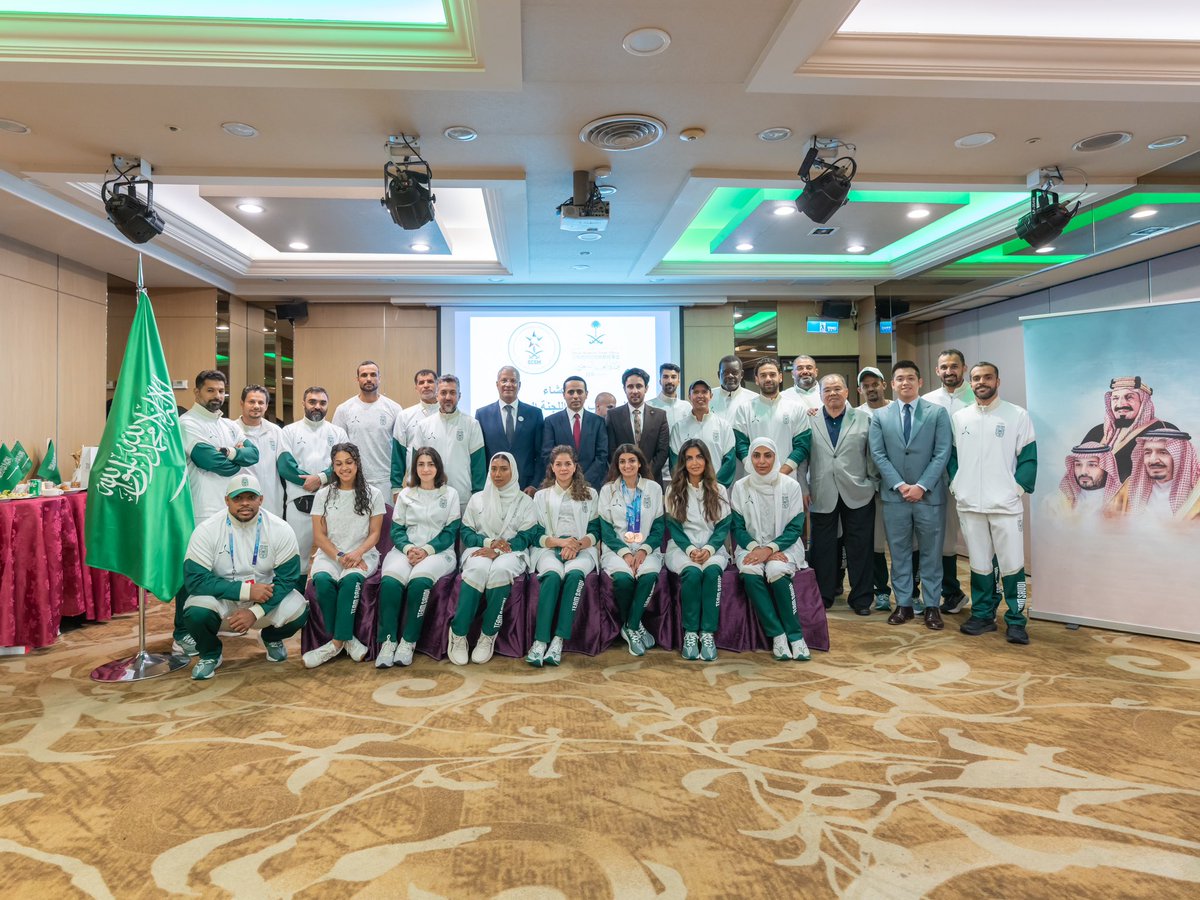 ksamastersSCSM's tweet photo. نتقدم بخالص الشكر لسعادة رئيس المكتب التجاري العربي السعودي في تايبيه، أ. عادل الذايدي، على إقامة حفل عشاء تكريمًا لأبطال المملكة المشاركين في بطولة دورة الألعاب الأولمبية العالمية للماسترز 2025، احتفاءً
بإنجازاتهم المشرفة في البطولة الجارية فعالياتها في تايبيه 

#رياضة_الماسترز https://t.co/Cg6H6RPnun