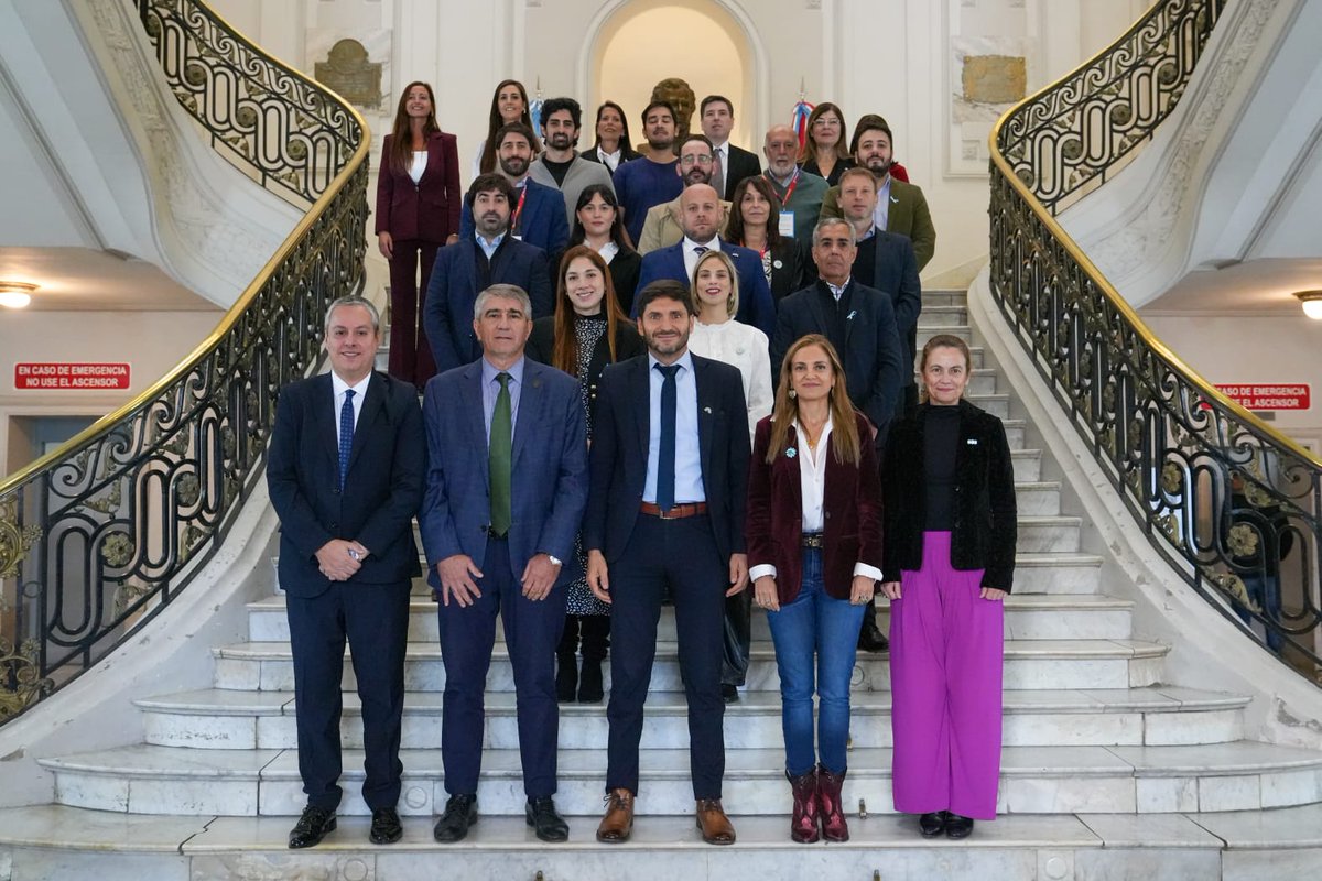 BAGobAbierto's tweet photo. Ayer y hoy se celebró la XV Asamblea General Ordinaria del Consejo Federal para la Transparencia (CFT) en la ciudad de Santa Fe, organizada por @AAIPargentina, donde se repasó el trabajo realizado por el CFT durante 2024 y se presentó su plan de trabajo 2025-2026. 🏛️ https://t.co/oQT8JzDEYZ