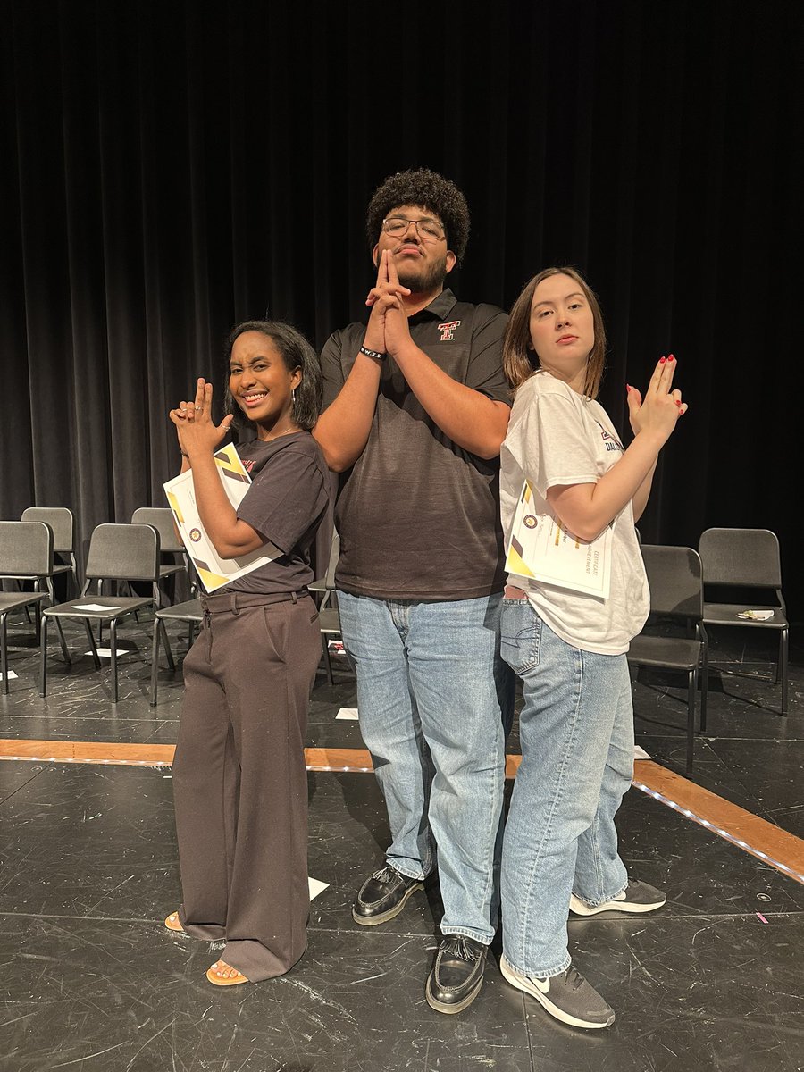 CTChorale's tweet image. Fine arts signing day with our 3 CTChorale singers pursuing higher level education in music! We are so proud of Rylee, Julian and Sydney!