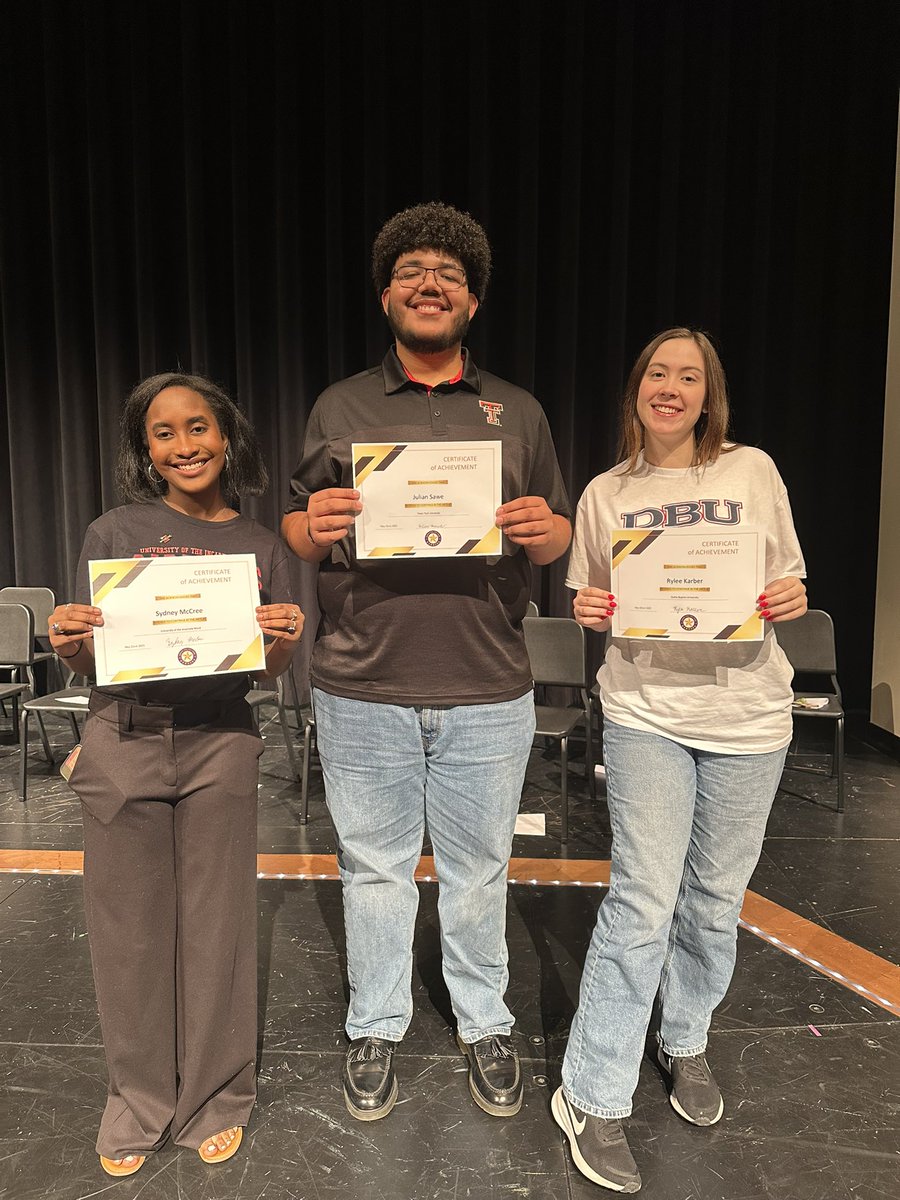 CTChorale's tweet image. Fine arts signing day with our 3 CTChorale singers pursuing higher level education in music! We are so proud of Rylee, Julian and Sydney!