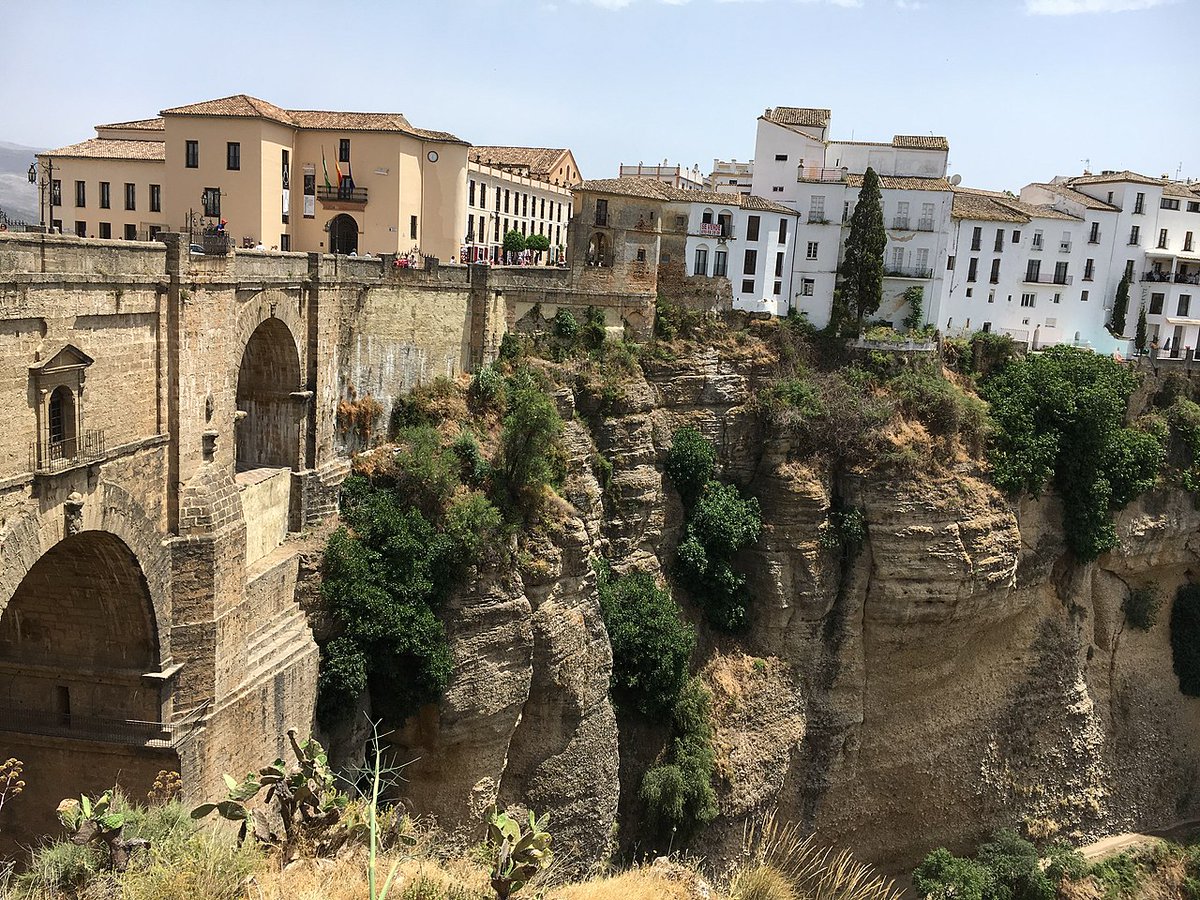 El 22 de mayo de 1485 los Reyes Católicos tomaban Ronda. Era una de las ciudades más importantes del Reino nazarí y su conquista abrió las puertas para que el resto de Málaga pasara a manos de los monarcas en los años siguientes.