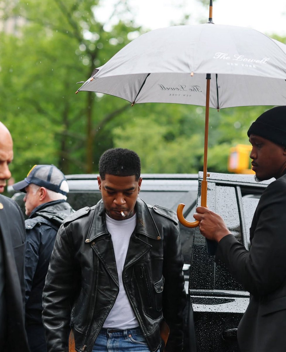 KingWizzrd's tweet photo. sometimes i forget how much aura kid cudi rly has https://t.co/Ge75rl5mgw