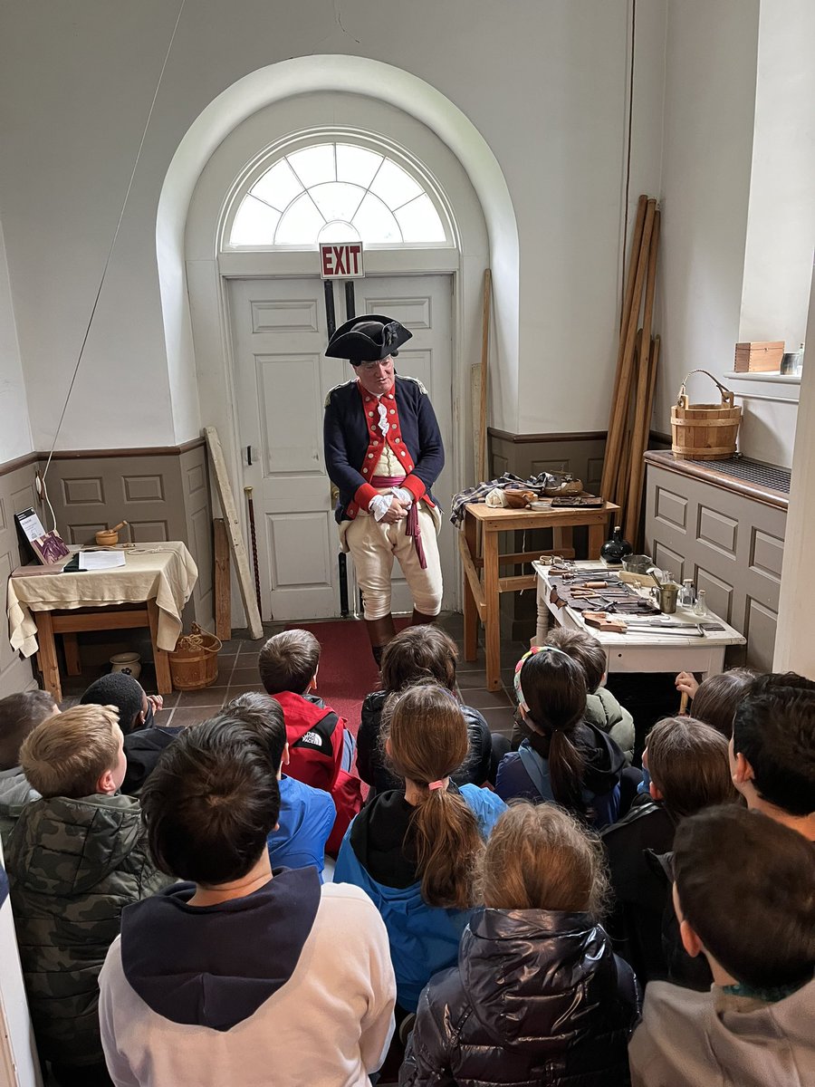 🇺🇸 4th graders stepped back in time on today’s field trip to Saint Paul’s Church—one of the oldest churches in New York and a witness to the American Revolution. Exploring history where it happened makes it come alive! 🏛️🔔 #AmericanRevolution #WOschool