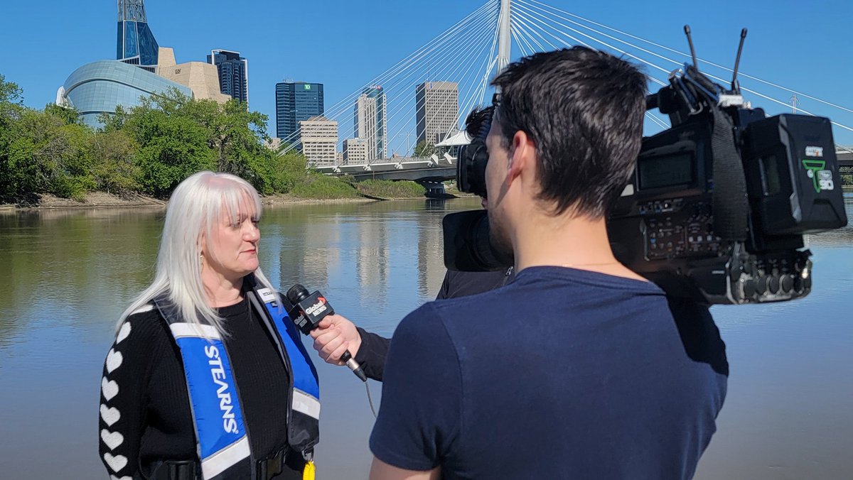 LifesavingMB's tweet image. Lifesaving Society Manitoba Executive Director Lynne Stefanchuk with Global News Winnipeg talking about the 5 Steps to Safe Boating.   Wear your lifejacket. Boat sober. Know the risks of cold water. Take a Boating Course.  Be Prepared - you and your boat. 
#SafeBoatingWeek