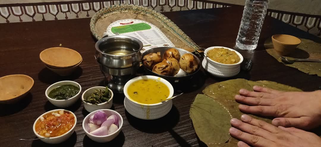 गाजा की हालत देखकर घर में एक निवाला नहीं गया मुंह में

होटल में जाकर बाटी चोखा खाया तब आराम मिला।
#Gaza