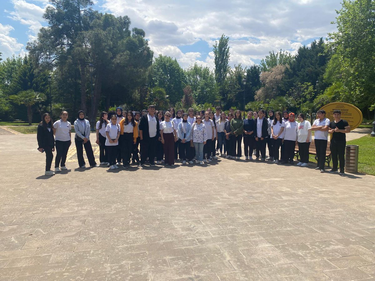 Okul Kütüphane Kulübümüz Şahinbey Millet Kütüphanesine gezi düzenledi. Emeği geçen öğretmenlerimize teşekkür ederiz.
