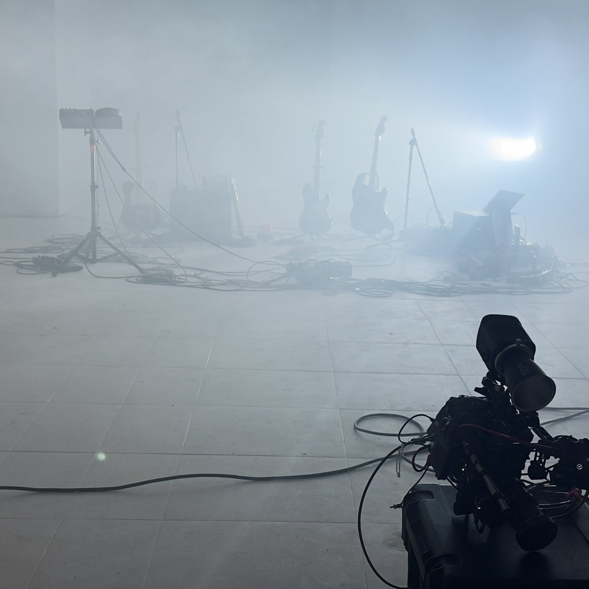 wearecafune's tweet photo. i just wanna stay home ...
new single 'e-Asphyxiation' next week https://t.co/76iaYx1Bjn