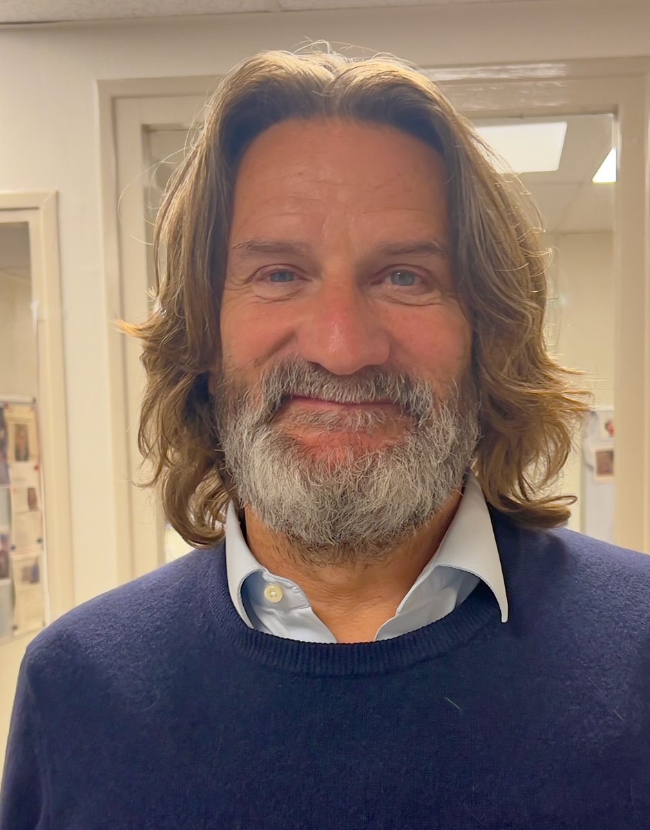 Dans "Un homme seul" (Grasset), Frédéric Beigbeder enquête sur ce père qui n’avait pas le talent d’aimer. Il sera mon invité samedi 31 mai  à 21 h (puis en podcast : frequenceprotestante.com/nos-emissions/…)