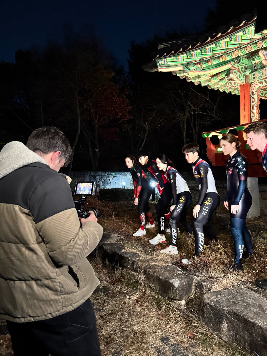 Sunset+Vine tweet media