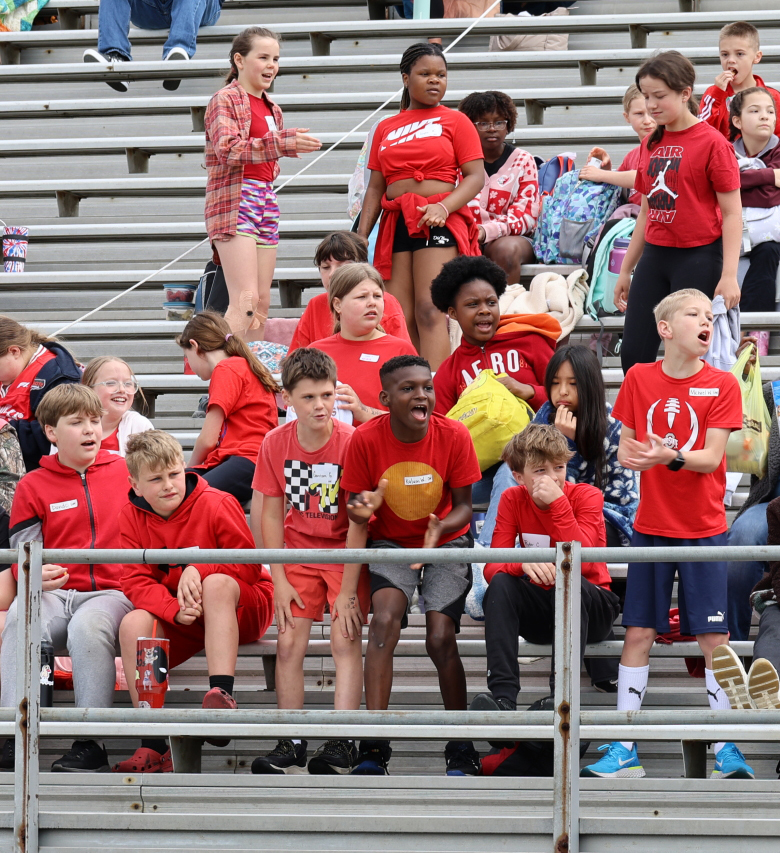 BettSchools's tweet photo. πββοΈπ
Each year, 5th graders from across the district come together for a fun-filled Track & Field Day! Students team up with peers from other schools to compete, connect, and celebrate teamwork and sportsmanship. #BettPride #TrackAndFieldDay #FutureBulldogs https://t.co/y954VZ0hcm