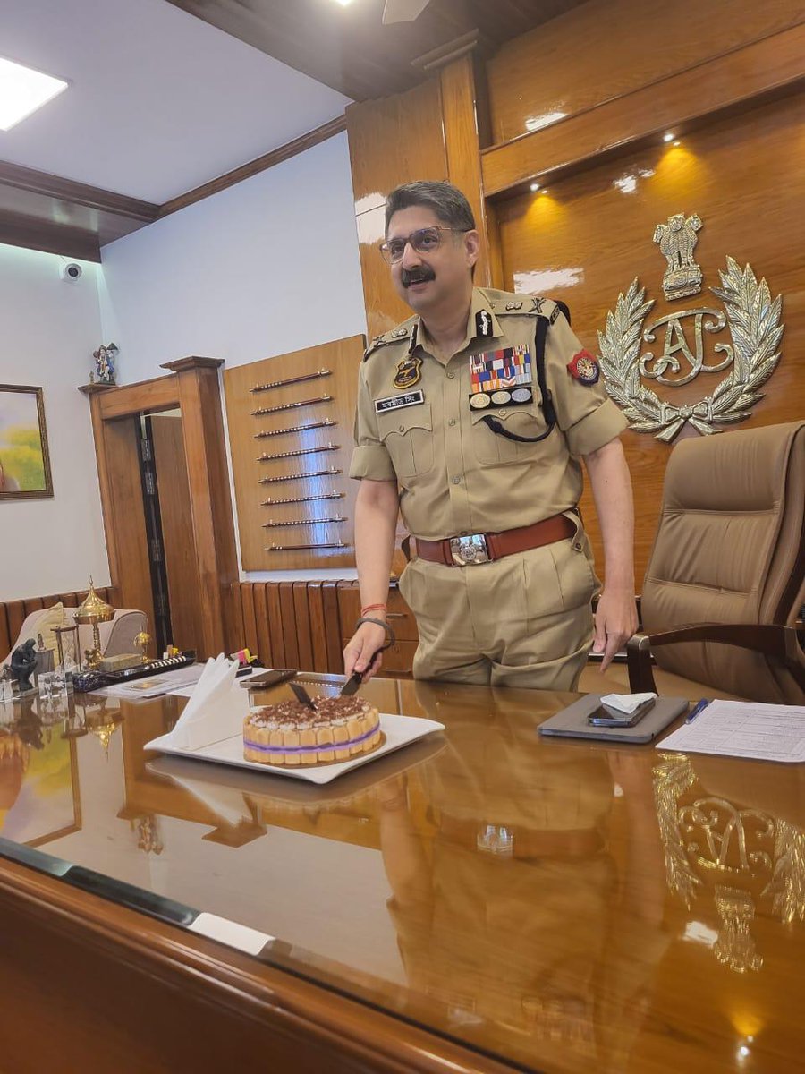 HardiSpeaks's tweet photo. New dawn at the Apex! 

Assumed formal charge today as DGP &amp; HoPF (Head of the Police Force). 

Grateful for the warm welcome at Assam Police HQ. 

Together, we reiterated the pledge to serve our beloved Assam and its people with courage &amp; compassion. https://t.co/R9d9LbS4rx
