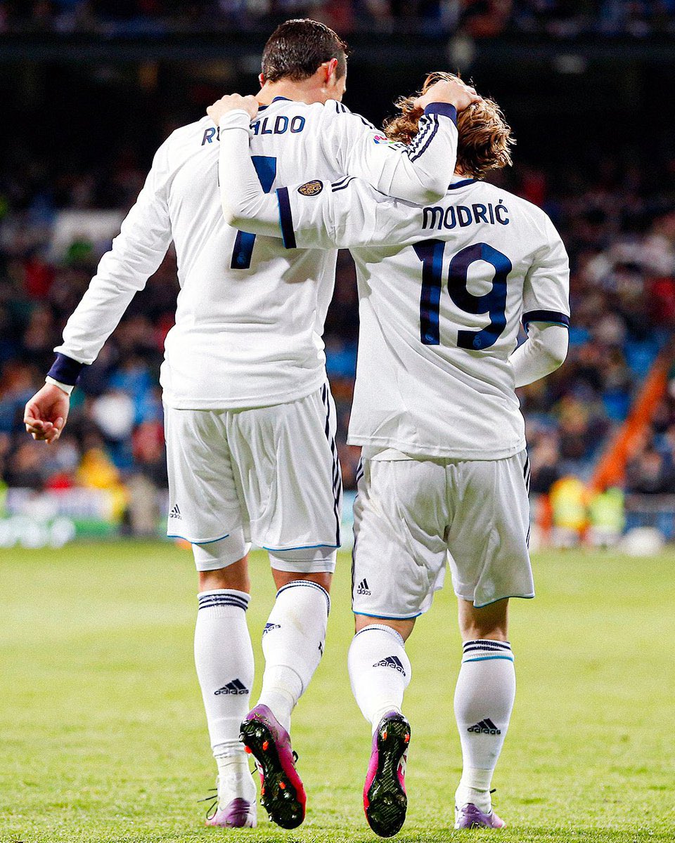 thebroke_dbeee's tweet image. 2018: Cristiano Ronaldo
2021: Sergio Ramos and Raphael Varane
2022: Marcelo, Casemiro, Gareth Bale and Isco
2023: Karim Benzema
2024: Toni Kroos
2025: Luka ModriΔ
An iconic era in the history of Real Madrid is coming to an end π