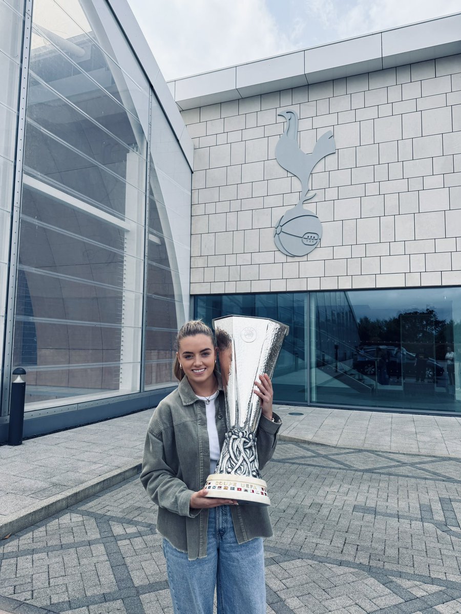 Becca Linney tweet media