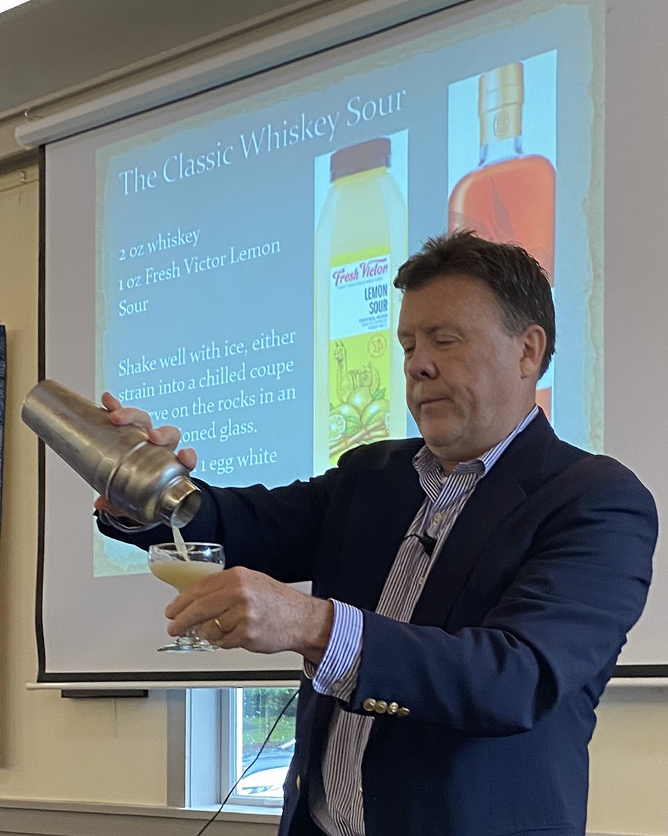 Honored to support Philip Greene's SOURS book tour at the Sandy Springs Museum in Maryland.  What a lovely night of history and classics made with Fresh Victor mixers!

#FreshVictor #Cocktails #Beverages #BeverageIndustry #BeverageNews #Bartending #Restaurants