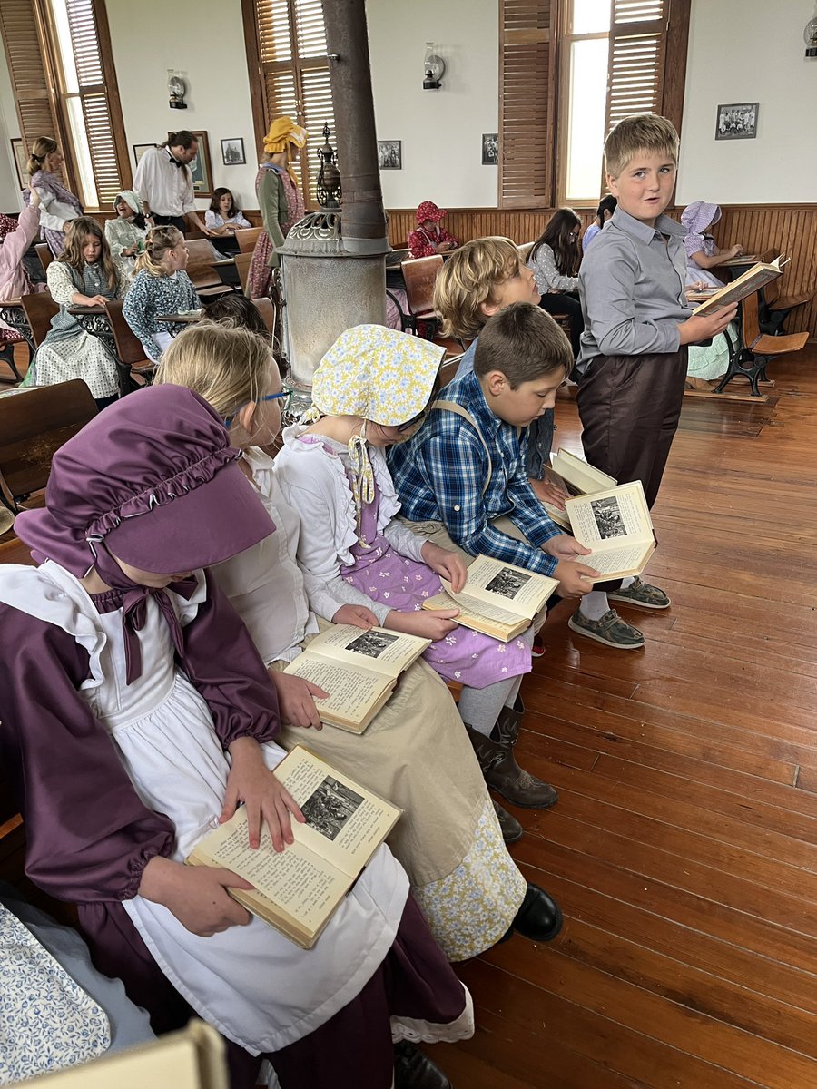 Finley3BGCS's tweet photo. A trip back to school in 1892. We had fun at Zimmerman School today! 1/2 #livinghistory #oneroomschoolhouse @KaraffaAlyssa https://t.co/nwu84en3W9