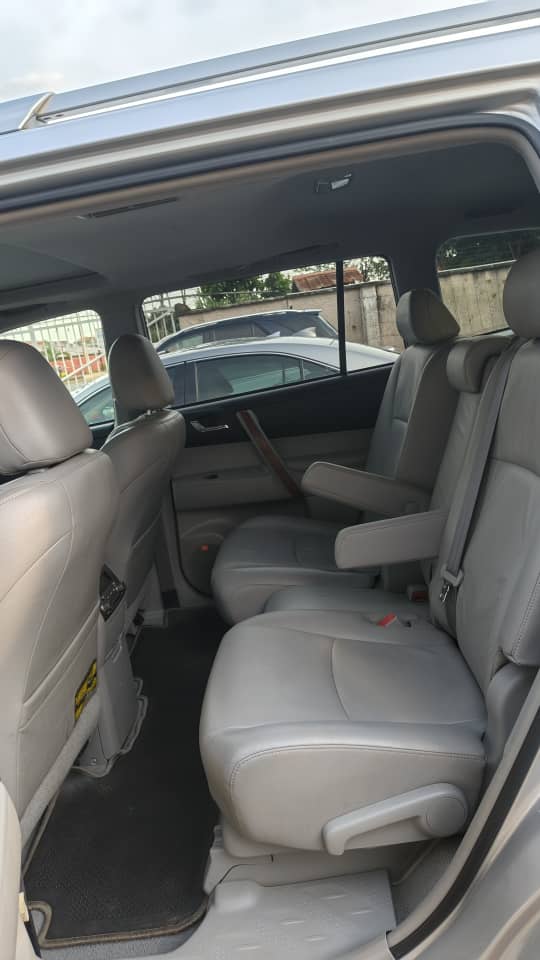 NChikeme's tweet photo. Belgium 2009 Highlander. 
Full option
Fully paid Duty 
Location: Jos
₦19m https://t.co/Xw5u7O3llG