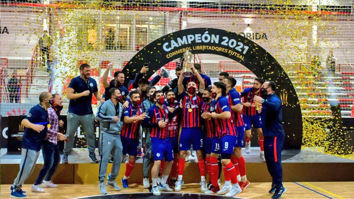 Un día como hoy, hace 4 años <a href="/CASLAFutsal/">CASLA Futsal</a> ganó la Copa Libertadores ( único Club Argentino en ganarla )
Orgulloso de este plantel y CT que hicieron felices a miles de Cuervos y Cuervas. 
💙♥️💙