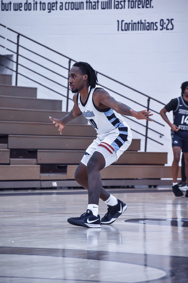 IamRahmad1's tweet photo. D1, D2 &amp; NAIA’s
6’3/190 Combo Guard
2 years of eligibility 
Guards 94 feet, guards 1-5 &amp; the best players
Fills the stat sheet up in every category 
3.3 GPA
Athletic/Quick Linky Guard
fast pace, playmaker/slasher who handles the ball
Coachable, skilled, hard worker &amp; passionate https://t.co/ioVIj4PVgm