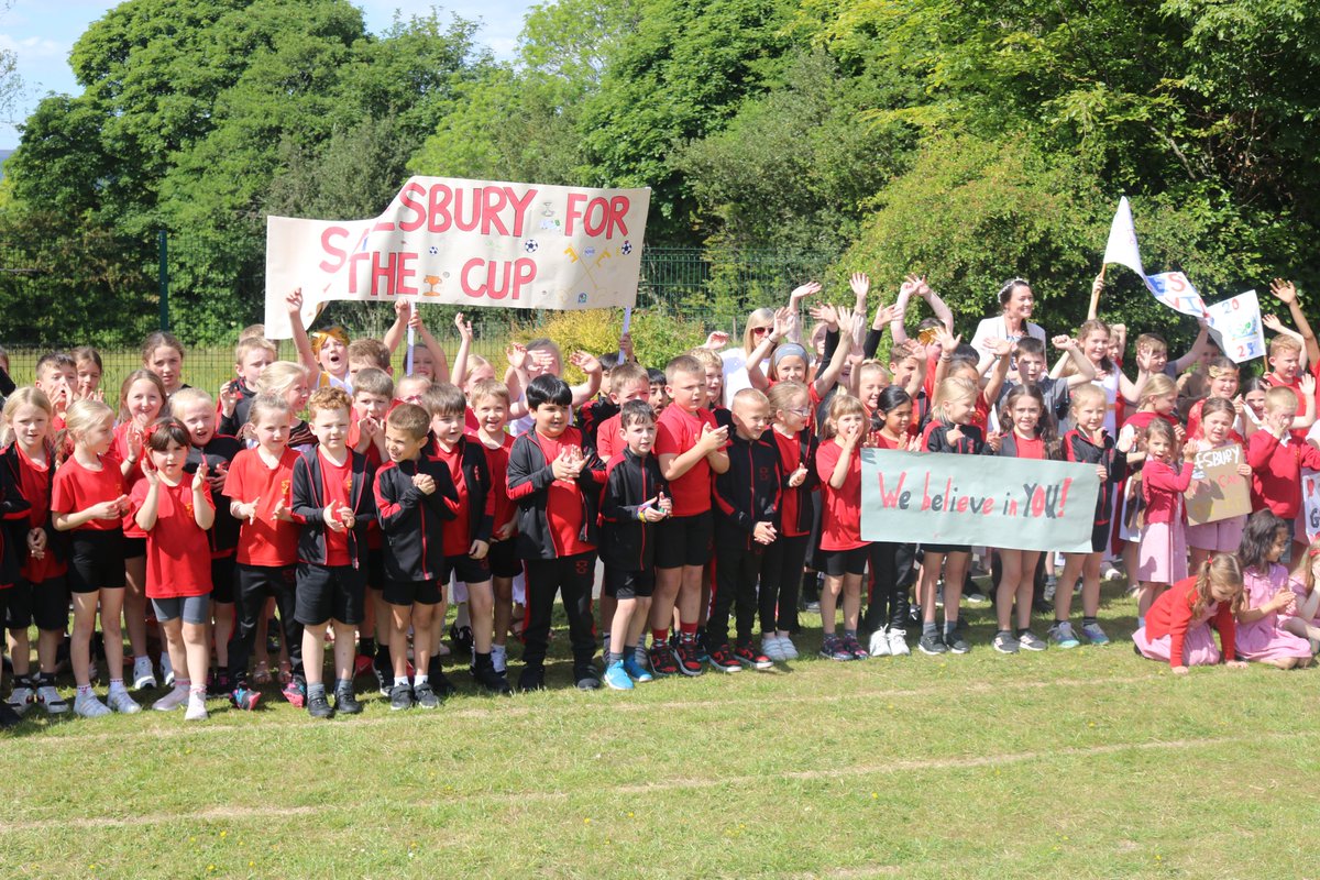 ⚽This afternoon saw Salesbury Primary School take part in their final training session ahead of representing <a href="/BRFCTrust/">Blackburn Rovers Community Trust</a> in the #UtilitaKidsCup National Final at <a href="/wembleystadium/">Wembley Stadium</a> on Saturday!

🔴The team received a fantastic reception from their fellow students, with the school in