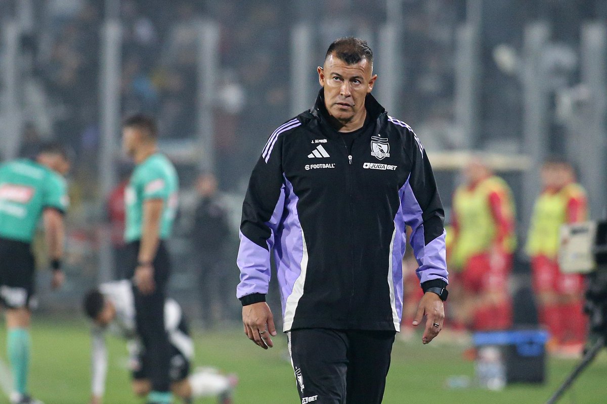 Javier Correa sobre la inminente salida de Jorge Almirón: "Es una situación compleja, pero no nos compete. Lo tienen que ver otras personas ese tema. Nosotros tenemos que mejorar y hablar menos". 
El DT dirigió la práctica mientras ByN busca con su representante un acuerdo💵