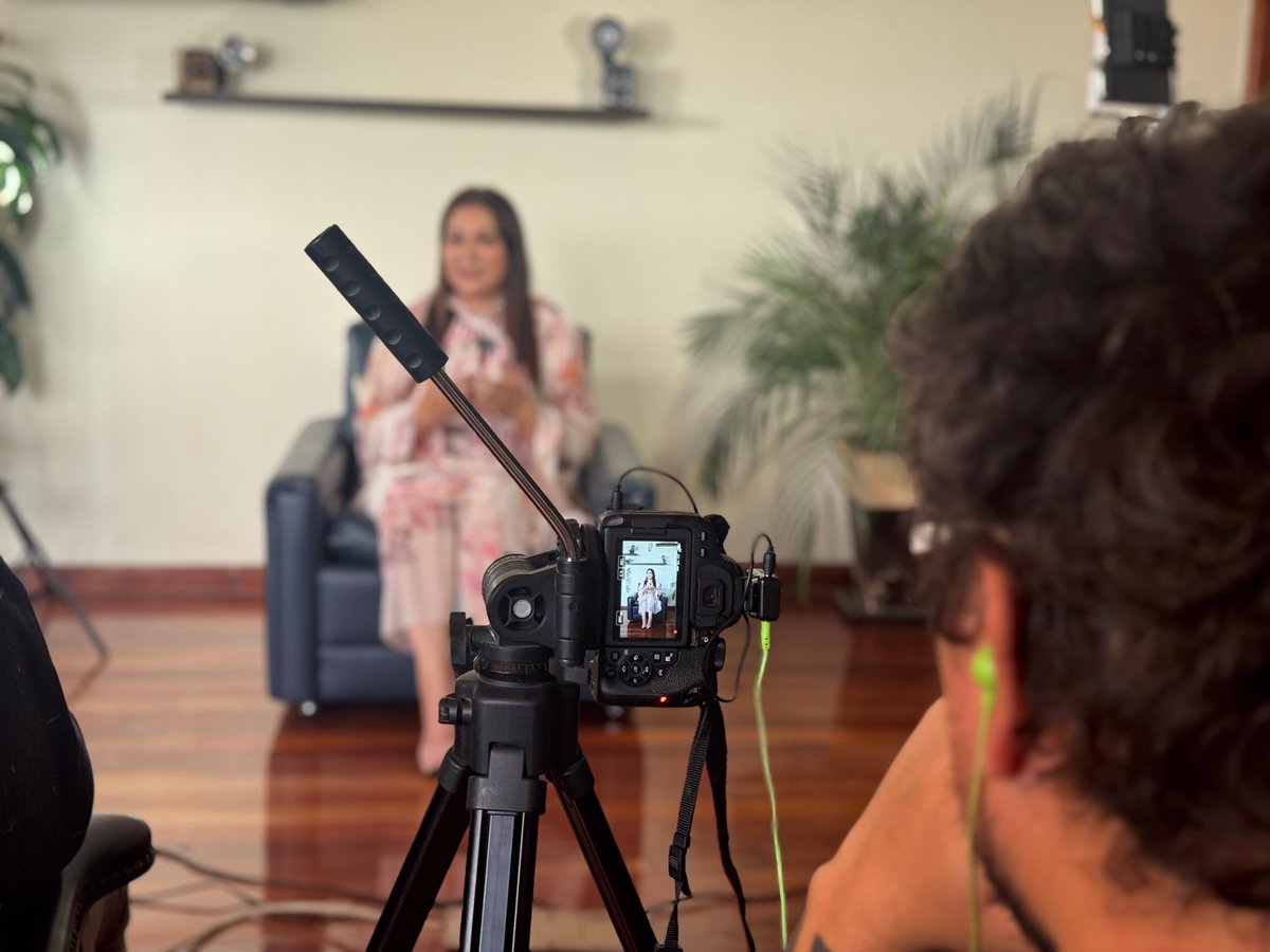 MyrnaGarciaMx's tweet image. Gracias, @8columnasmx, por invitarme a este espacio de diálogo. Ayer tuvimos una conversación profunda sobre lo que significa construir una justicia verdaderamente humana, cercana y con conciencia social.

Cada pregunta fue una oportunidad para compartir el compromiso que nos…