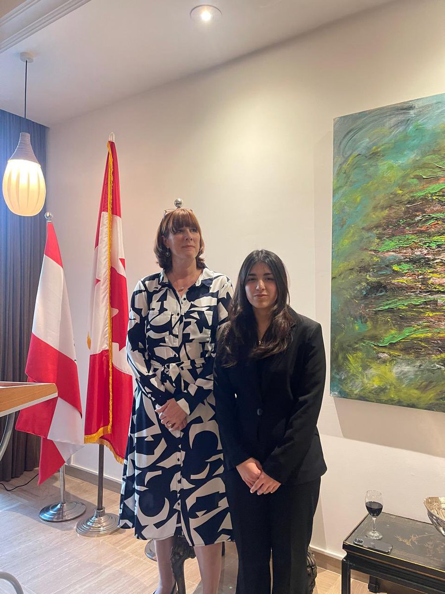 Sarah a clôturé son parcours d’#AmbassadricePourUnJour lors d’une réception coorganisée par les ambassades britannique, canadienne et jordanienne, en l’honneur de la liberté de la presse et du journalisme indépendant. 📰✨ #LibertéDeLaPresse