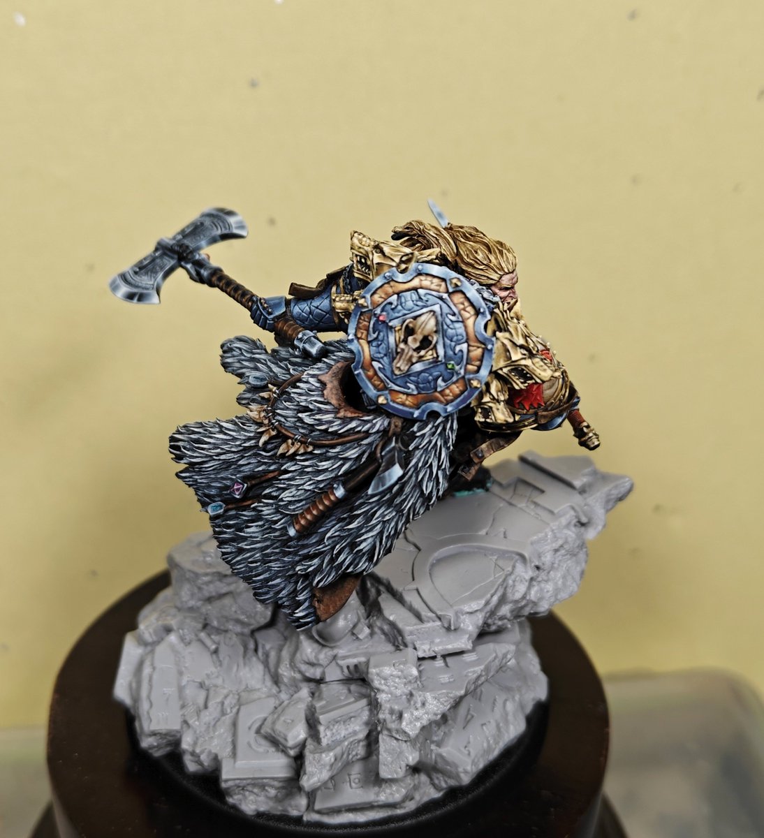 Back side, now almost got Russ himself done
#PaintingWarhammer 
#WarhammerCommunity 
#warhammer30k 
#warhammerskulls 
#miniaturepainting