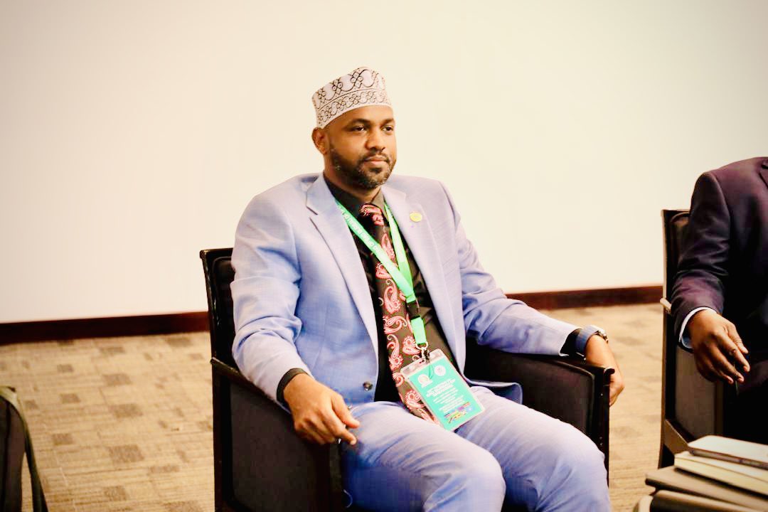 Xoghayaha Guud ee Golaha Shacabka BJFS Cabdiraxmaan Maxamed Cabdulle (Jaabiri) ayaa Magaaladda Dar es Salaam ee wadanka Tanzania uga qeyb galay kulanka 20-aad ee xoghayaasha Baarlamaanka Urur Goboleedka Iskaashiga dhaqaalaha Bariga Afrika.