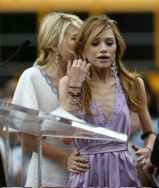 ˗ˋˏ ♡ ˎˊ˗ Mary-Kate Olsen˗ˋˏ ♡ ˎˊ˗

a thread🧵 for edtwt
♡ &amp; ↻ appreciated