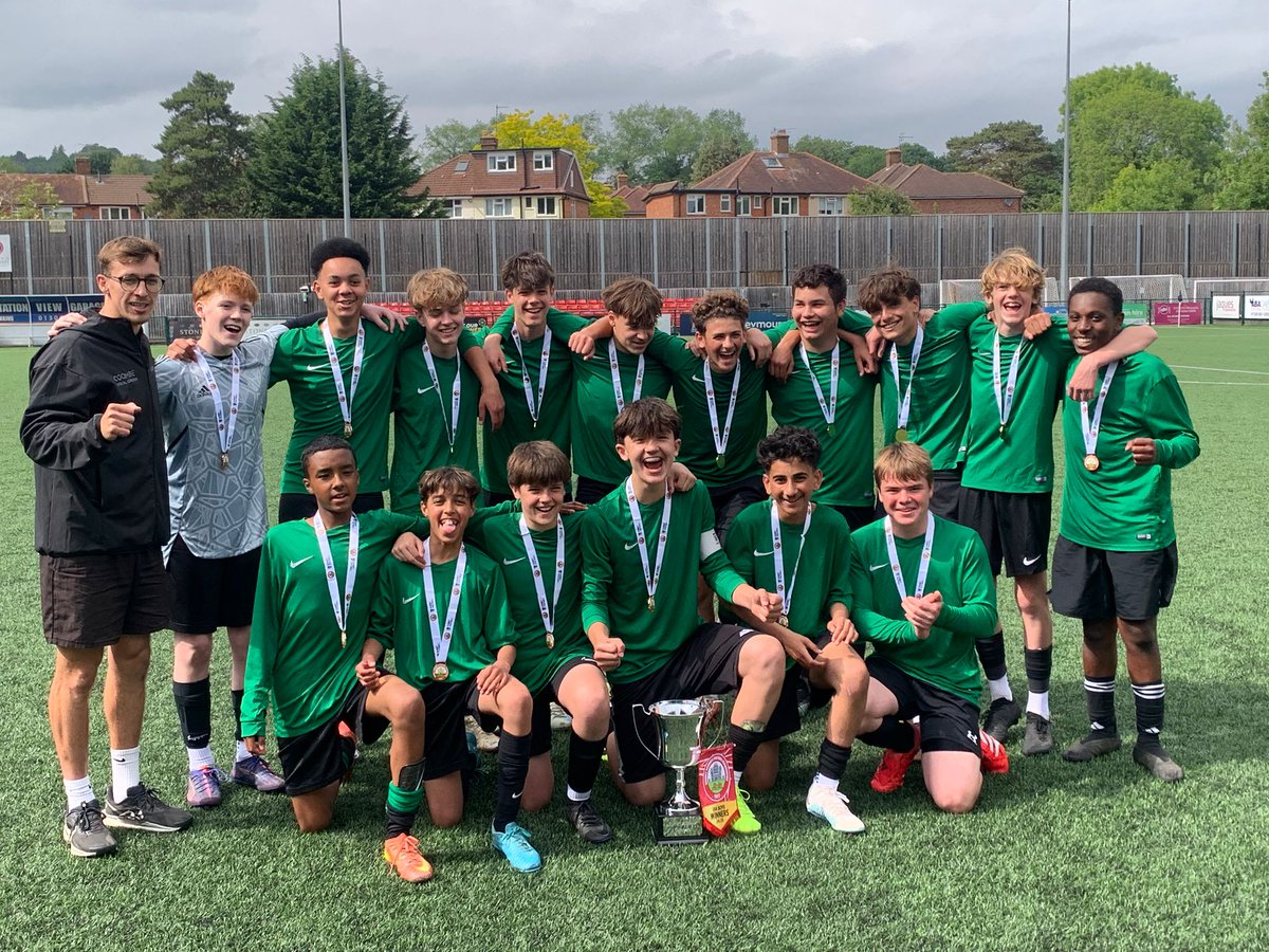 CoombeBoysPE's tweet photo. 🏆  Winners of the Surrey Schools U14 Boys Cup 🏆 #Coombeboysschool @surreyfa @CoombeBoysNews #football #Champions https://t.co/xEgXTKodZ2