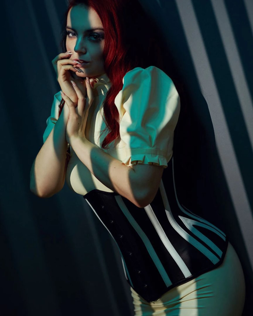 🤍🖤Stripes🤍🖤

leatherotics.co.uk/womens-corsets/

#leathercorset #corset #underbustcorset #leather