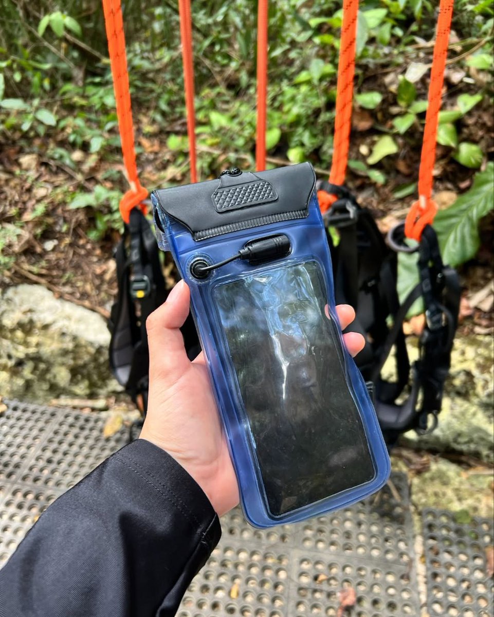 👉🏻 Checklist of things you can’t forget when you visit us: 
✅ Water shoes. 
✅ Biodegradable sunscreen
✅ Water resistant phone case
and lots of fun adventure battery  🌿