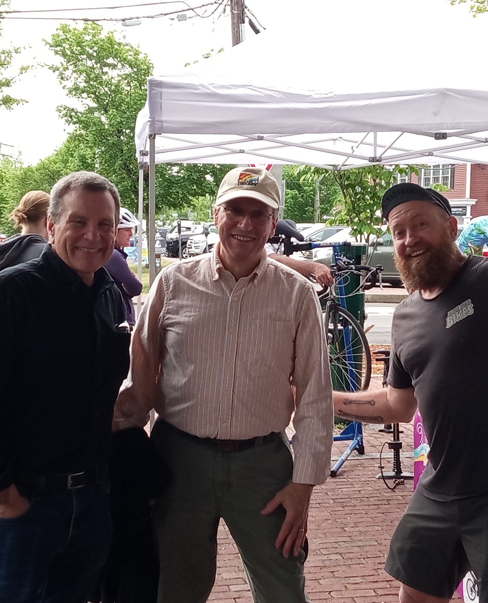 Last week, Tucker the dog came to Breakfast on the Bikeway for his 11th year as part of a bike caravan 😍 Be cool like Tucker-find more events at LexBikeWalkBus.org

Shout-out to the many volunteers that make this event possible, and to folks who stopped by - thank you! 👏