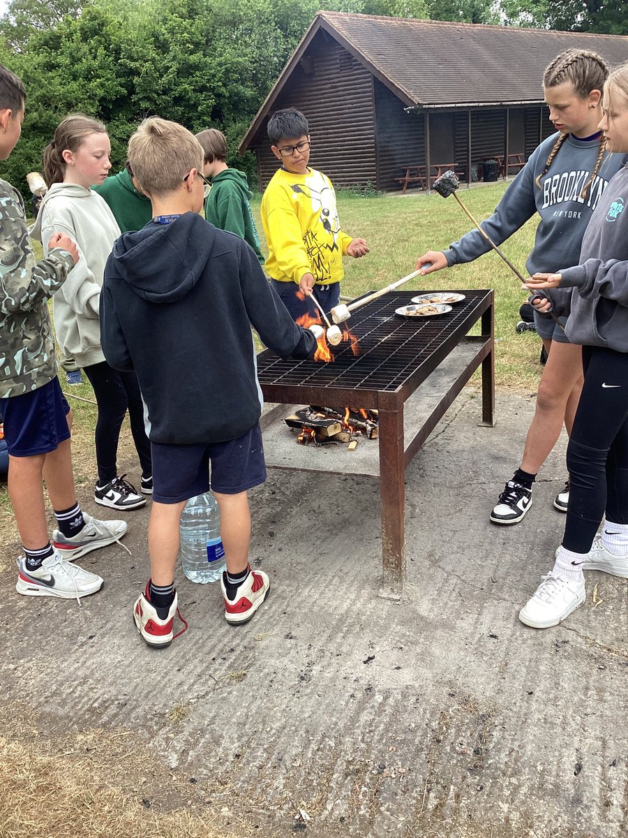 GreenfieldsPri1's tweet photo. Toasting marshmallows for s’mores https://t.co/vW90oc9R2E