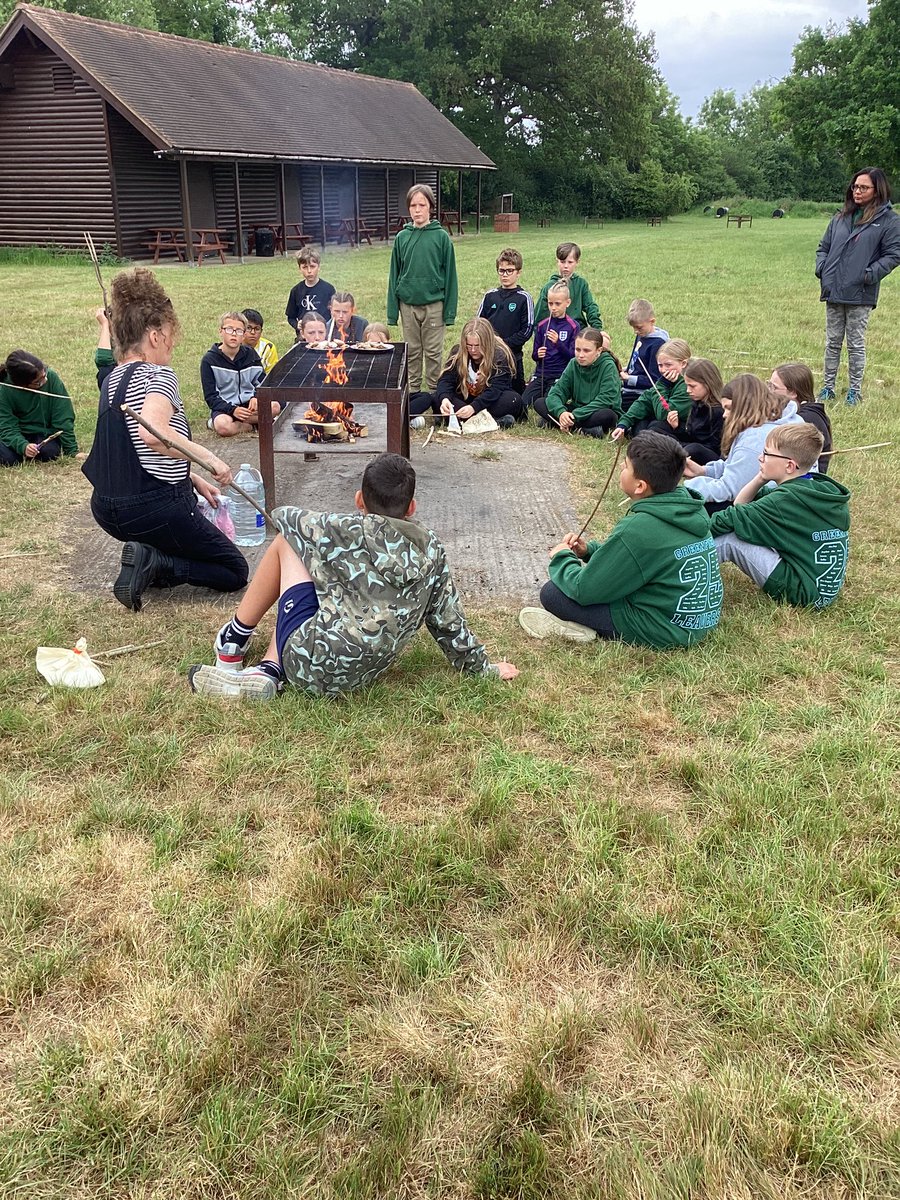 GreenfieldsPri1's tweet photo. Toasting marshmallows for s’mores https://t.co/vW90oc9R2E