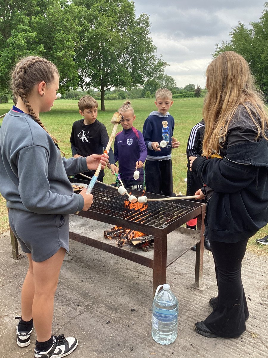 GreenfieldsPri1's tweet photo. Toasting marshmallows for s’mores https://t.co/vW90oc9R2E