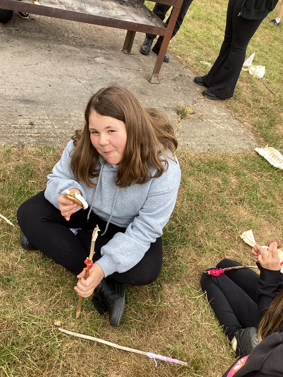 GreenfieldsPri1's tweet photo. Eating s’mores! https://t.co/HAnTv8UJ8n
