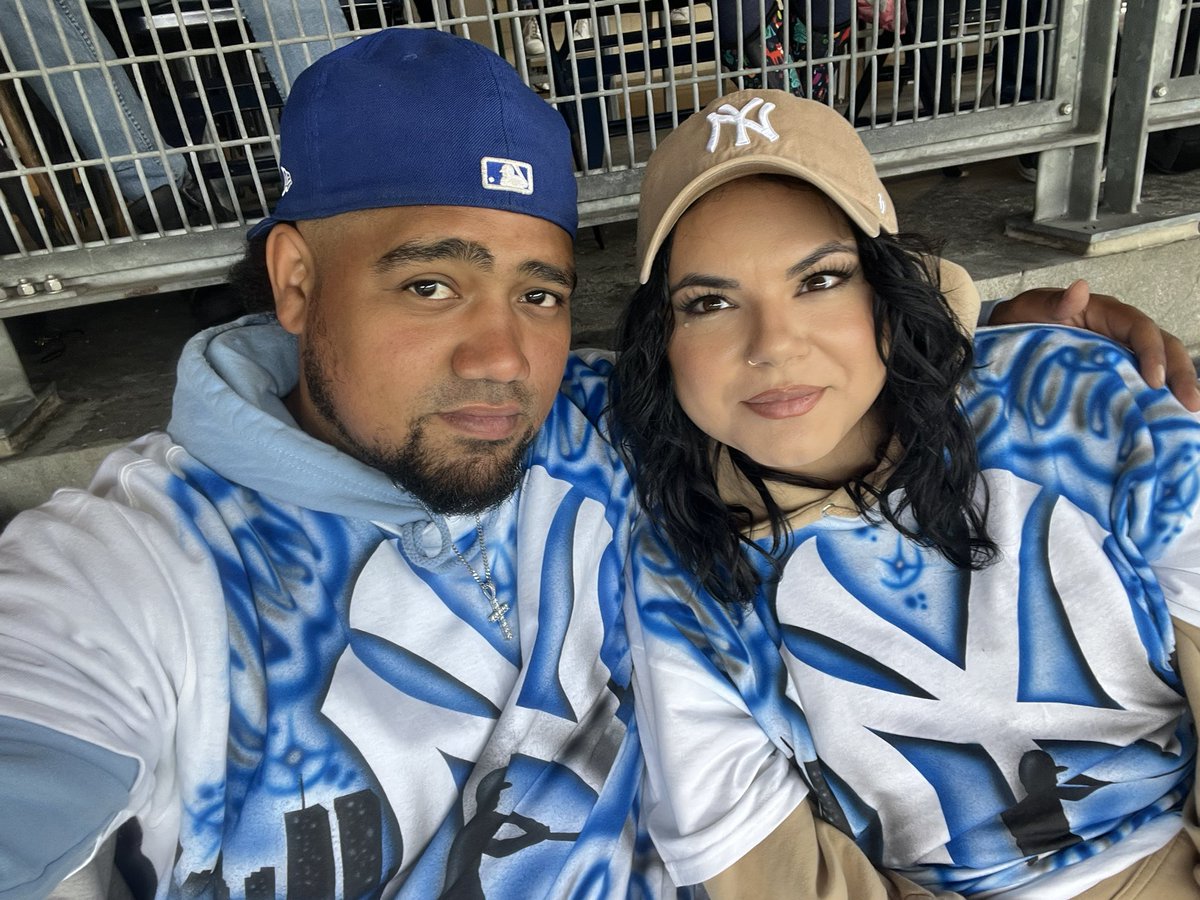 Da_Bronx_Reaper's tweet photo. Yankees babyyy with my babyyyy #RepBX https://t.co/jSSeXGWD47