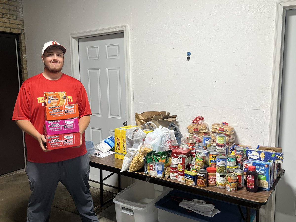 Thank you to everyone that donated at the Mark Metzler Baseball Classic last month at UPMC Park.♥️

⚾️ Baseball Assistant Coach, Ryan Metzler, delivered the food to the St. Francis Xavier Food bank!

<a href="/JohnTramontano/">John Tramontano</a> 
<a href="/GirardSD/">Girard School District</a>