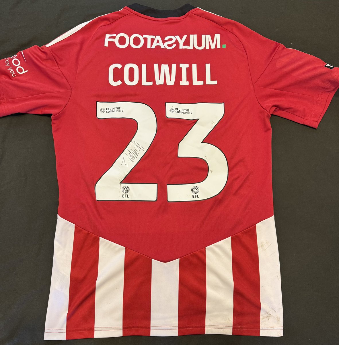 A huge thank you to <a href="/joelcolwill/">joel colwill</a> for very kindly donating a match worn and signed <a href="/OfficialECFC/">Exeter City FC</a> shirt for me to auction off for the <a href="/as9foundation/">Adam Stansfield foundation</a> please reply or DM me with a bid, ends Tuesday 8pm. #ecfc