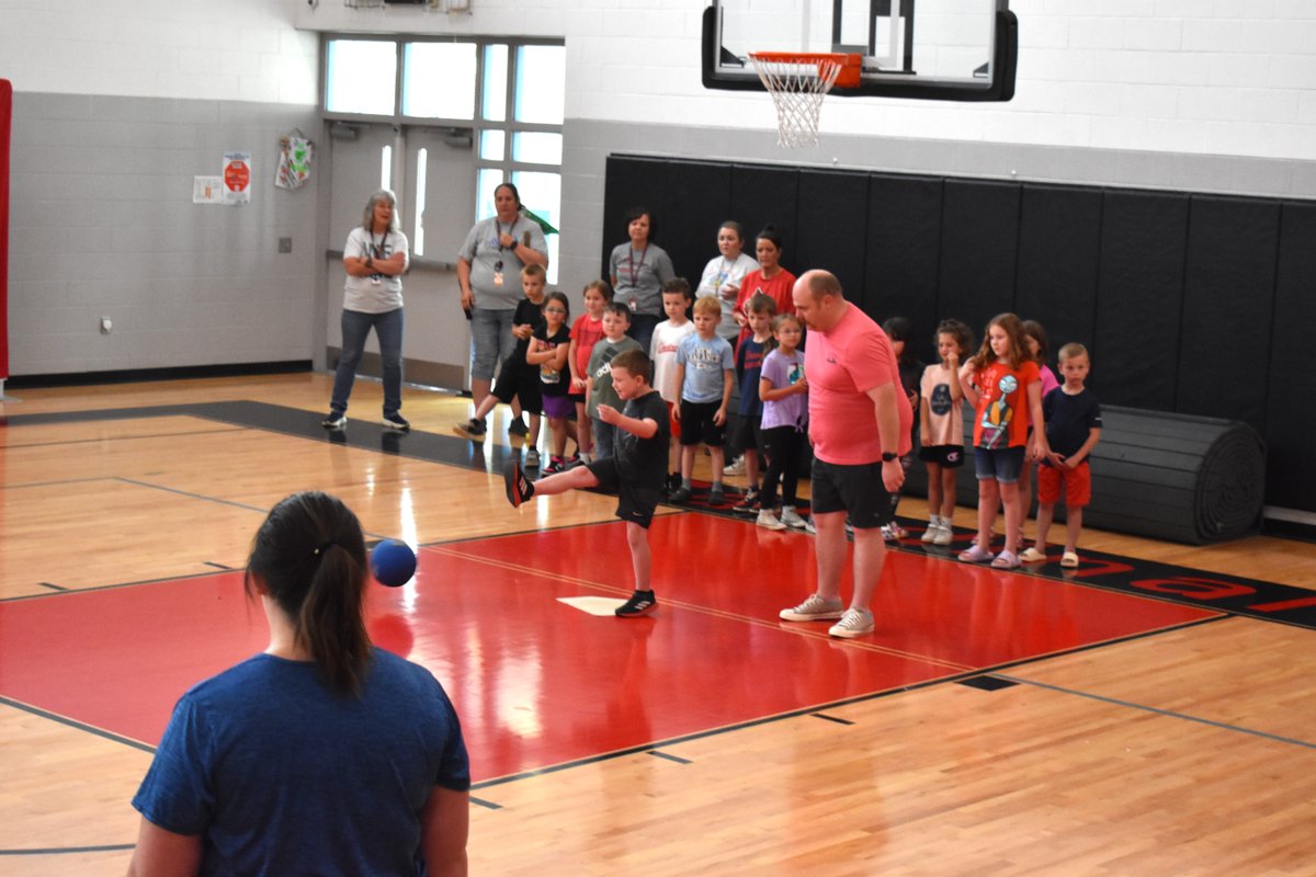 At Bell Elementary, students recently celebrated their final PBIS (Positive Behavioral Interventions and Supports) reward of the year by engaging in a thrilling kickball tournament against the school staff.

www3.wayne.kyschools.us/view-all-news/…