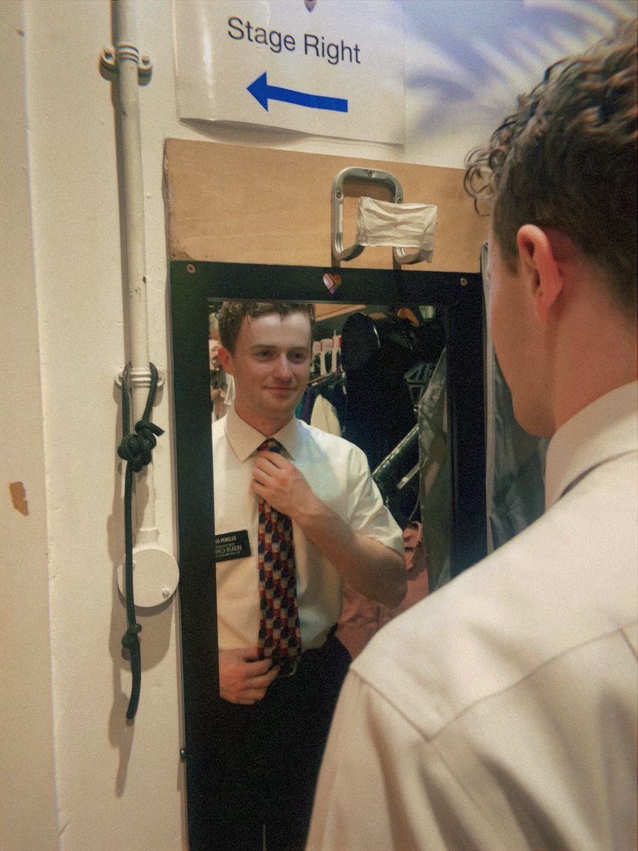 ☑️ Shirt is clean and pressed
☑️ Haircut is precise

Now let's start the show! 🤩