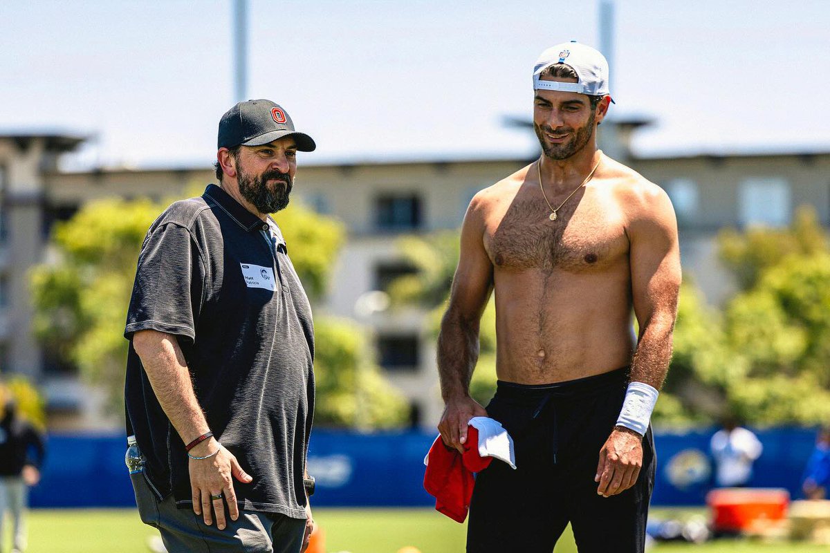 PeteAmara's tweet photo. Itโs almost the unofficial start of summer, and Jimmy G is making it arrive a few days early with these new shirtless pics posted earlier today! My man crush until the end of time, enjoy everyone! ๐ #jimmyg #ThirstTrapThursday https://t.co/TSsYPBFkAE