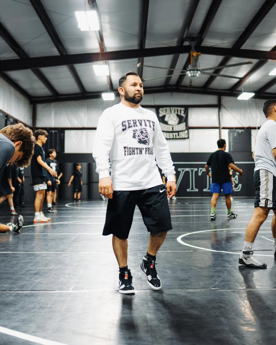 On today's episode of #CatholicSV:
We have #breakingnews from <a href="/ServiteHS/">Servite High School</a>! Their #legendary head wrestling coach, Alan Clinton, has elected to step down. We visit w/ both coach Clinton &amp; the #Friars new head coach, Ibee Atalla. Listen here: buzzsprout.com/2070526/episod…