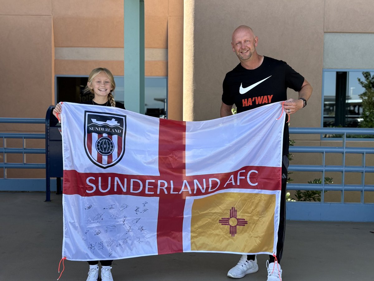 chrishurst82's tweet image. The beginning of the pilgrimage across the pond. So excited to share the experience with my daughter!!  5000 miles to go ✈️ #HawayTheLads #SAFC
