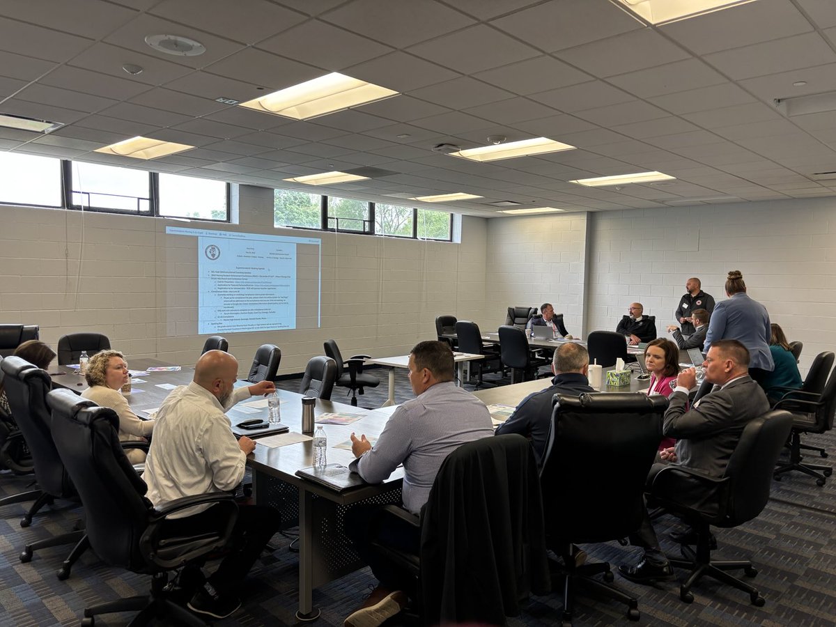 Great networking mtg w/our ROE24-Grundy-Kendall Supts who provide support, motivation &amp; strategic thinking! #ROE24 #LeadersLeading ⁦<a href="/ssenffner/">shelley senffner</a>⁩ ⁦<a href="/HBrenczewski/">Hallie Brenczewski</a>⁩