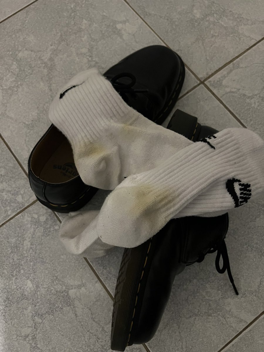 今日新收ge一雙襪子😍😍
佢順便打左陣機先走😂😂